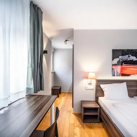 Doppelzimmer 320 アパート *